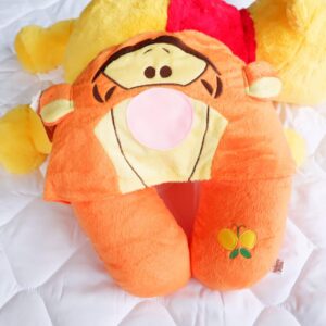 Gối kê cổ có nón trùm Tigger